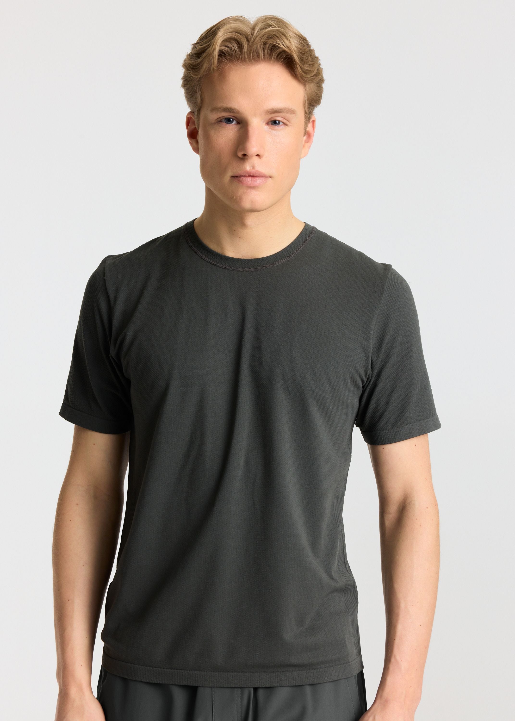M. Seamlite® Tee - Olive Green